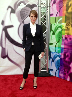 Amanda Tapping feet photo thumbnail