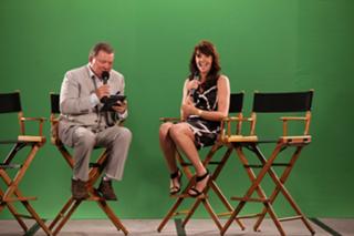 Amanda Tapping feet photo thumbnail