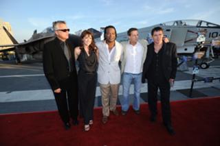 Amanda Tapping feet photo thumbnail