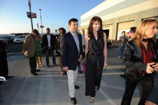 Amanda Tapping feet photo thumbnail