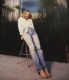 Amanda Wyss feet photo 1