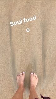 Amanda Wyss feet photo 15