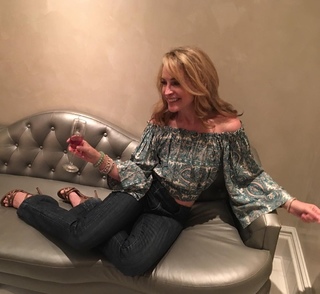 Amanda Wyss feet photo 2