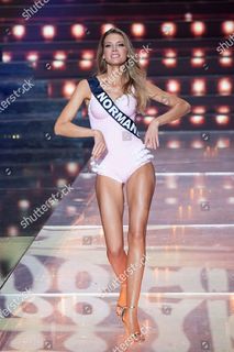 Amandine Petit feet photo 19