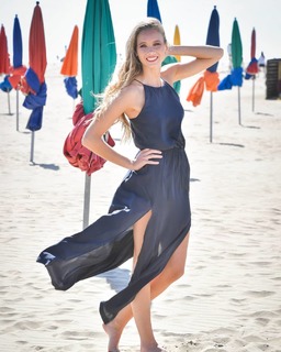 Amandine Petit feet photo 16