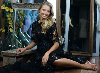 Amandine Petit feet photo 15