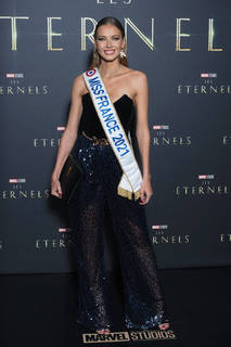 Amandine Petit feet photo 9
