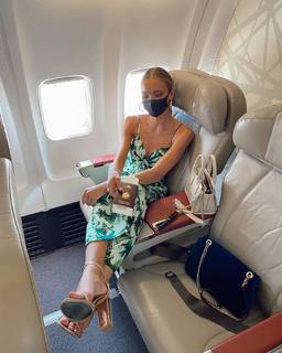 Amandine Petit feet photo 15