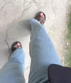 Amandine Petit feet photo 2