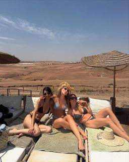 Amandine Petit feet photo 7