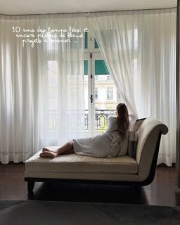 Amandine Petit feet photo 18