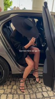 Amandine Petit feet photo 15