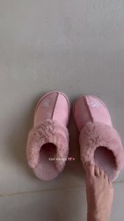 Amandine Petit feet photo 11