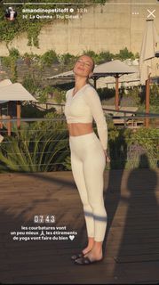 Amandine Petit feet photo 7