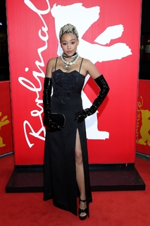 Amandla Stenberg feet photo thumbnail