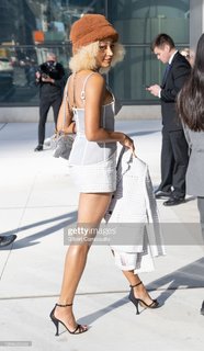 Amandla Stenberg feet photo thumbnail