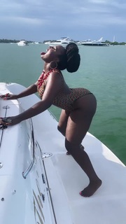 Amara La Negra feet photo 16