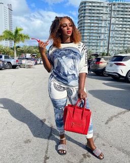 Amara La Negra feet photo 9