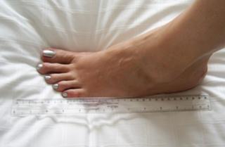 Amazon Eve feet photo thumbnail