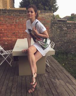 Amber Anderson feet photo 8