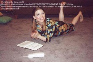 Amber Benson feet photo 7