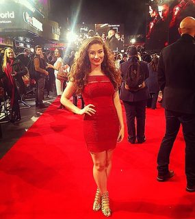 Amber Doig-Thorne feet photo 14
