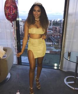 Amber Gill feet photo 1