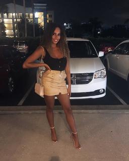 Amber Gill feet photo 12