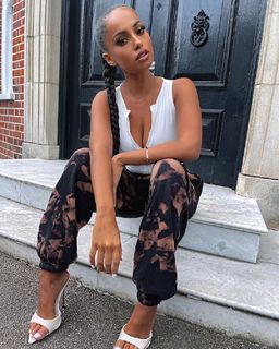Amber Gill feet photo 4