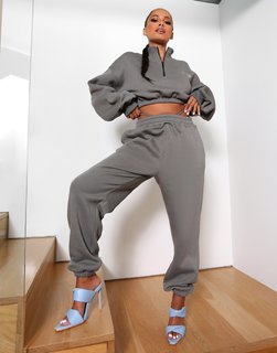 Amber Gill feet photo 11