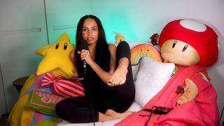 Amber Gill feet photo 2