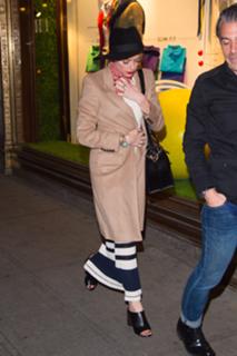 Amber Heard feet photo thumbnail