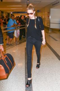 Amber Heard feet photo thumbnail