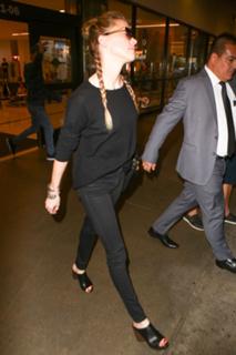 Amber Heard feet photo thumbnail