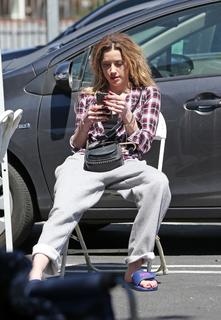Amber Heard feet photo thumbnail