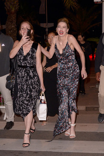 Amber Heard feet photo thumbnail