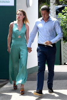Amber Heard feet photo thumbnail