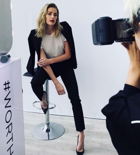 Amber Heard feet photo thumbnail