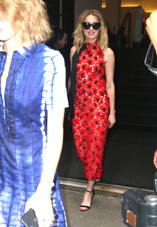 Amber Heard feet photo thumbnail