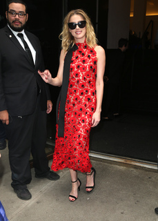 Amber Heard feet photo thumbnail