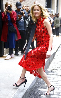 Amber Heard feet photo thumbnail