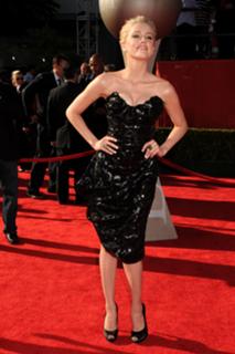 Amber Heard feet photo thumbnail
