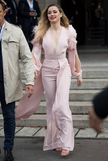 Amber Heard feet photo thumbnail