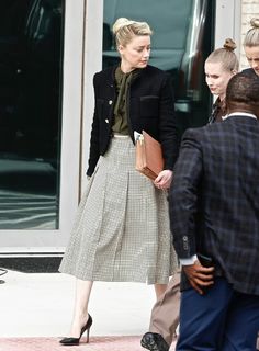 Amber Heard feet photo thumbnail