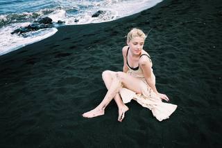 Amber Heard feet photo thumbnail