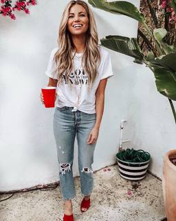 Amber Lancaster feet photo thumbnail