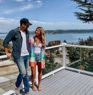 Amber Lancaster feet photo thumbnail