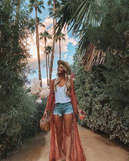 Amber Lancaster feet photo thumbnail