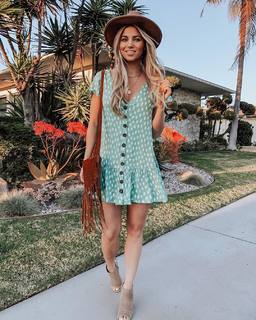 Amber Lancaster feet photo thumbnail