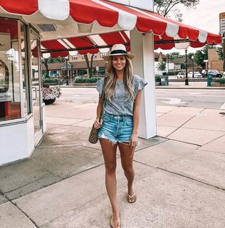 Amber Lancaster feet photo thumbnail